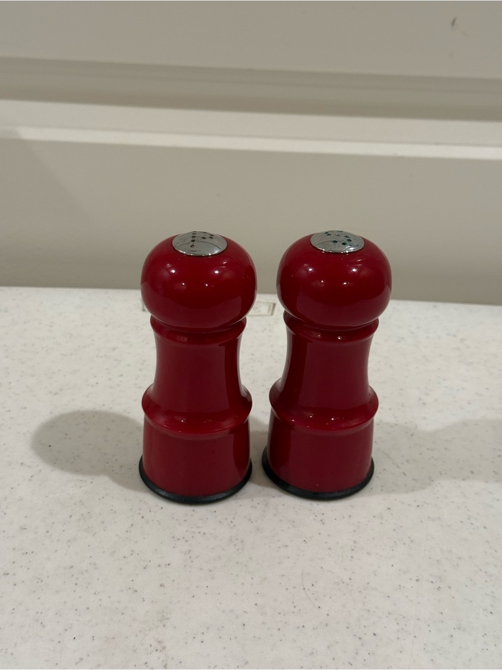 Red Tower Style Salt and Pepper Shakers Set - Picture 3 of 7
